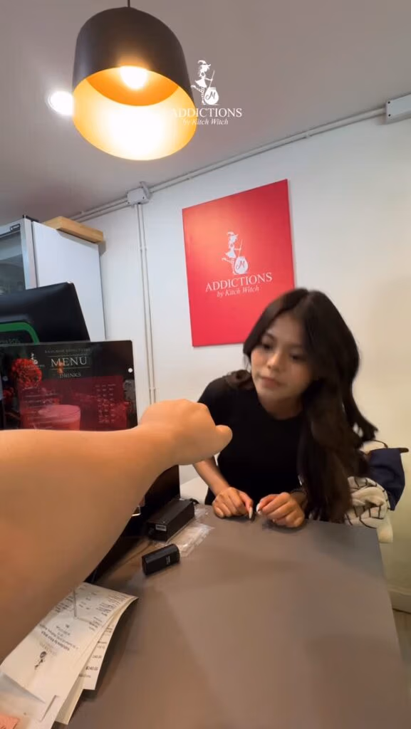 She really thought it was a tip TWICE