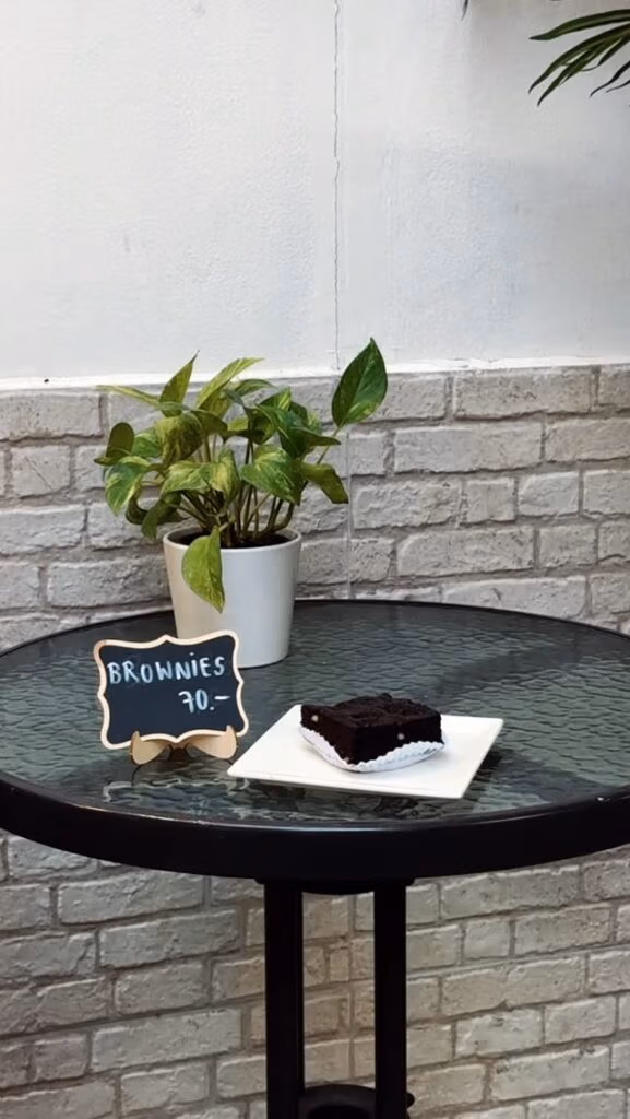 Carrot Cake | Apple Crumble | Brownie
