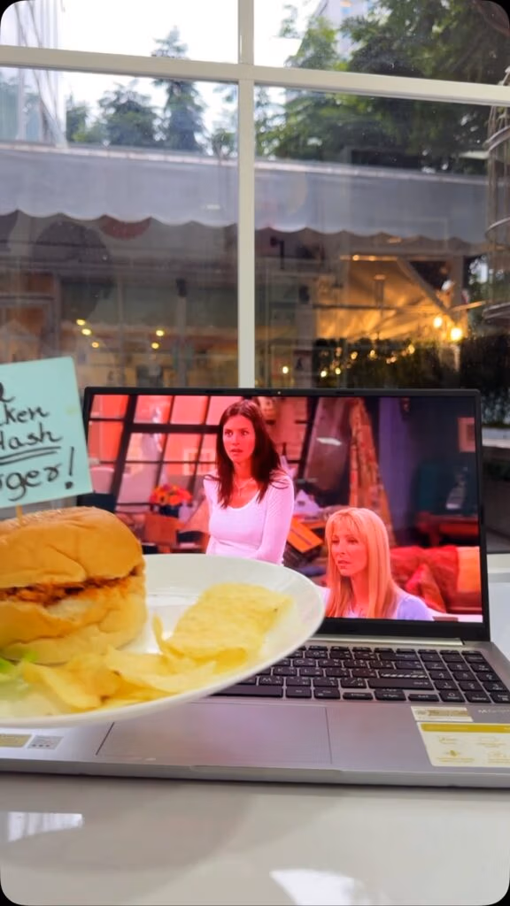 BBQ Chicken Hash Burger Sukhumvit 23